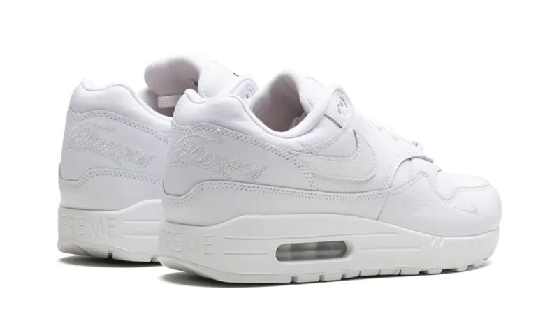 Supreme x Nike Air Max 1 ’87 “Triple White” (HF8813-100): de luidste collab in z’n stilste jas (3)