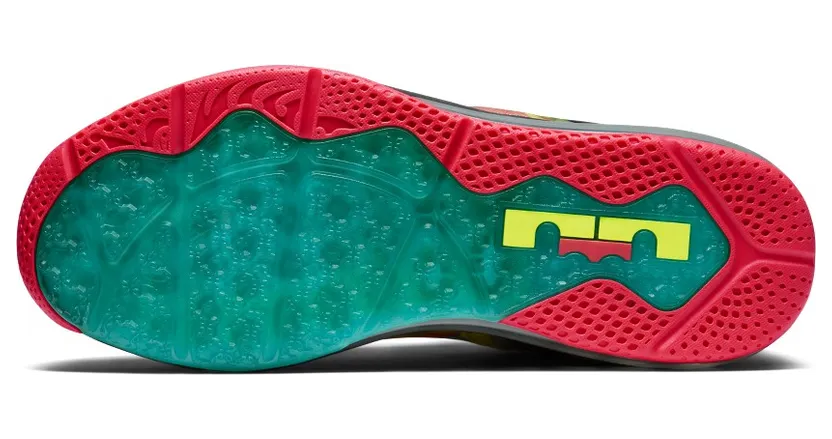nike-lebron-11 695224-970