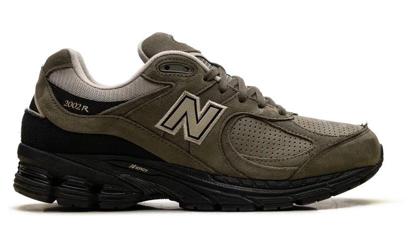 new-balance-2002r M2002RCF