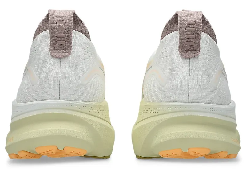 ASICS GEL-KAYANO 32 “White / Orange Glow” (1011C052-101)