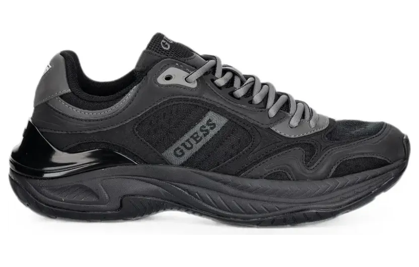 GUESS USA Squan logo-patch sneakers – Zwart (FMTSQUELE12)