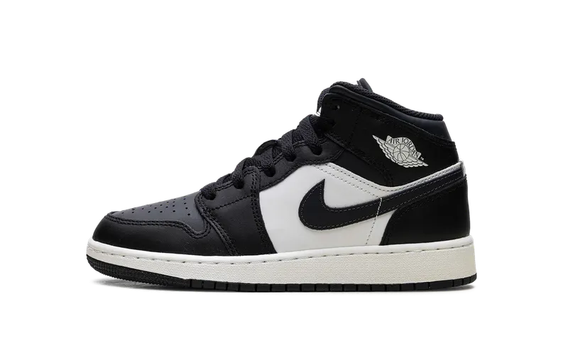 Jordan 1 Mid GS “Off Noir Toe” (DQ8423-010)