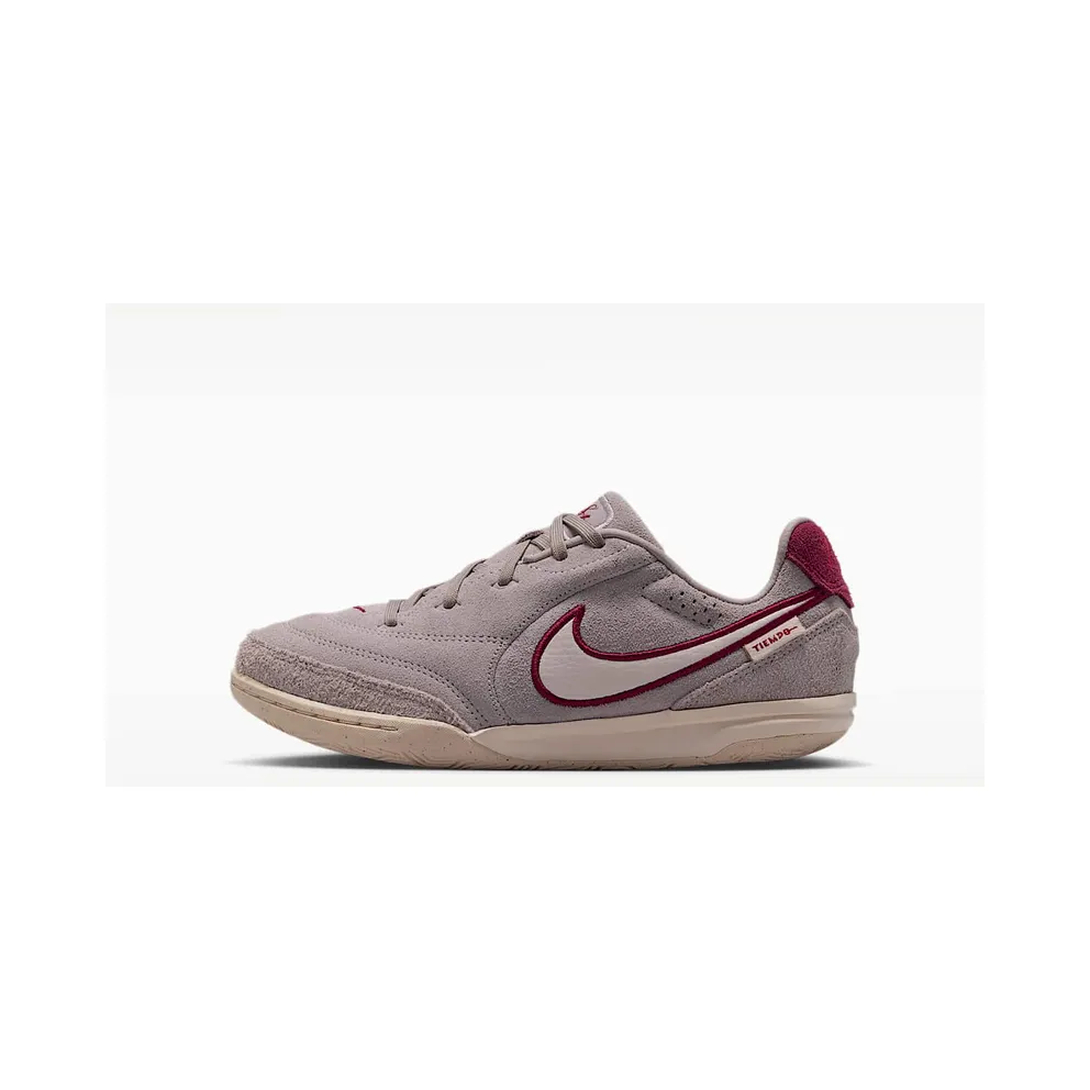 Nike Jr. Tiempo Streetgato PRM ‘ Indoor/Court Low-Top “Moon Particle/Team Red/Chalk” (IO9608-216)