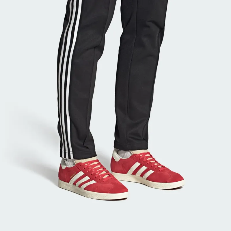 adidas Gazelle Glory Red / Off White / Cream White (IG1062)