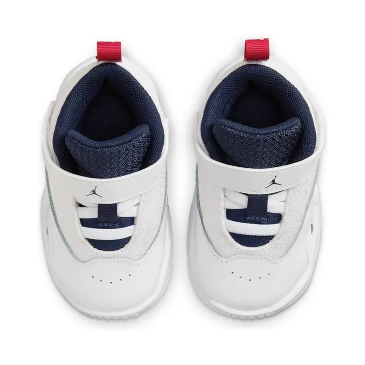 air-jordan-max-aura FQ8296-100