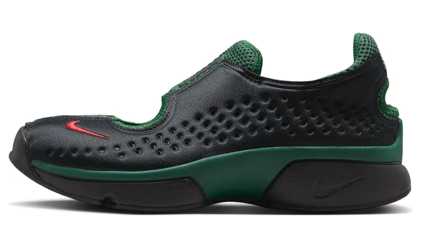 Nike Rift 2 – “Black / Team Dark Green / Fire Red” (IQ8006-002)
