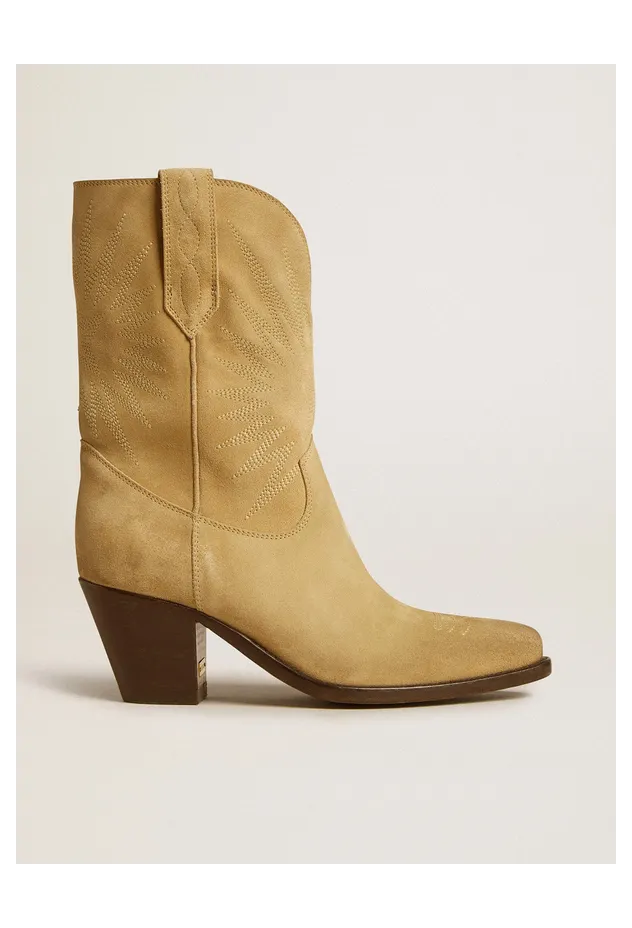 Golden Goose Wish Star Low Boots In Sand-Colored Waxed Suede With Star Embroidery (GWF00780.F006920.15272)