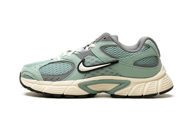 Nike V5 RNR “Cannon / Pale Ivory” (II6294-001)