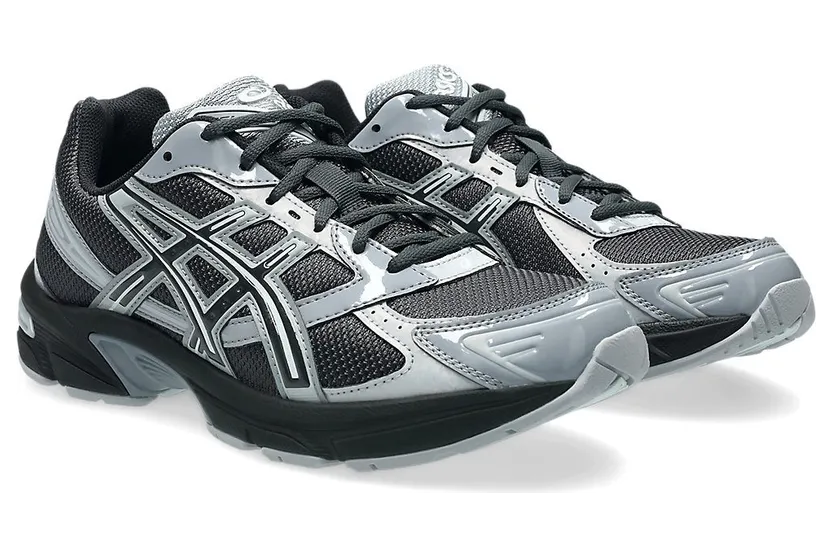 Asics GEL-1130 “Graphite Grey / Gravel”: grijs dat altijd werkt (2)