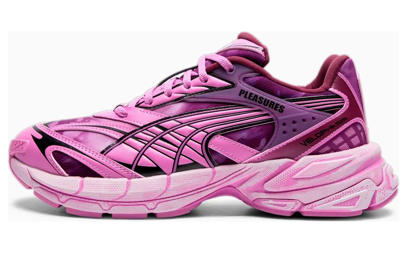 Puma x PLEASURES Velophasis Overdye Paars (391696-01)