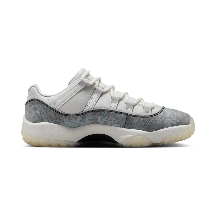 air-jordan-11 HQ7000-001