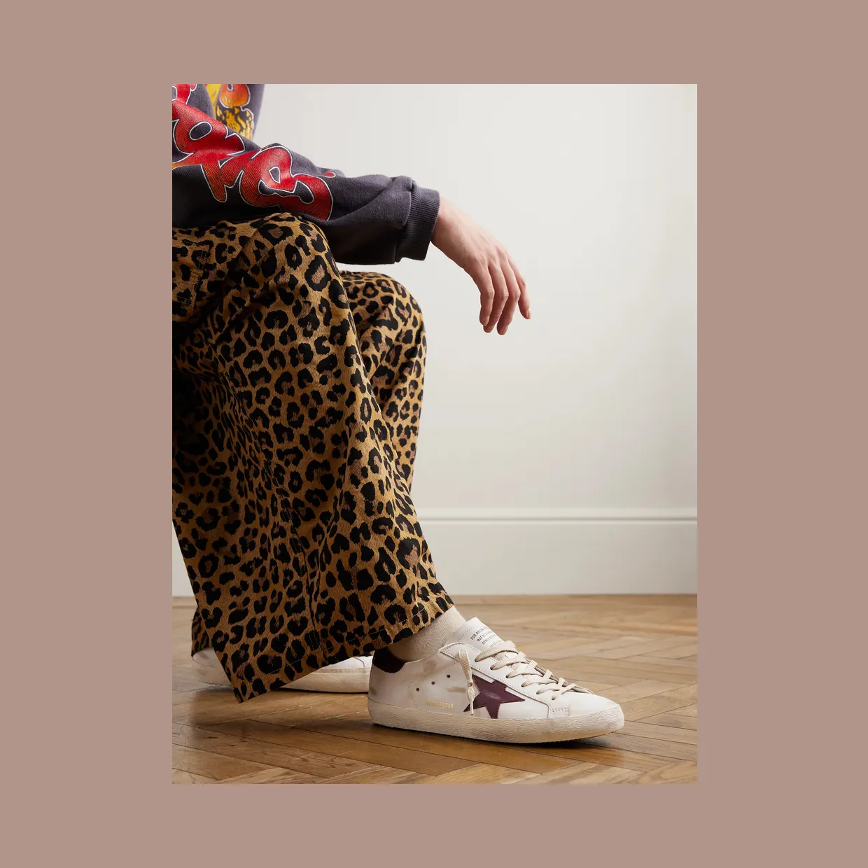Golden Goose Super-Star Distressed Leather Sneakers White (GMF00101.F008114) (2)