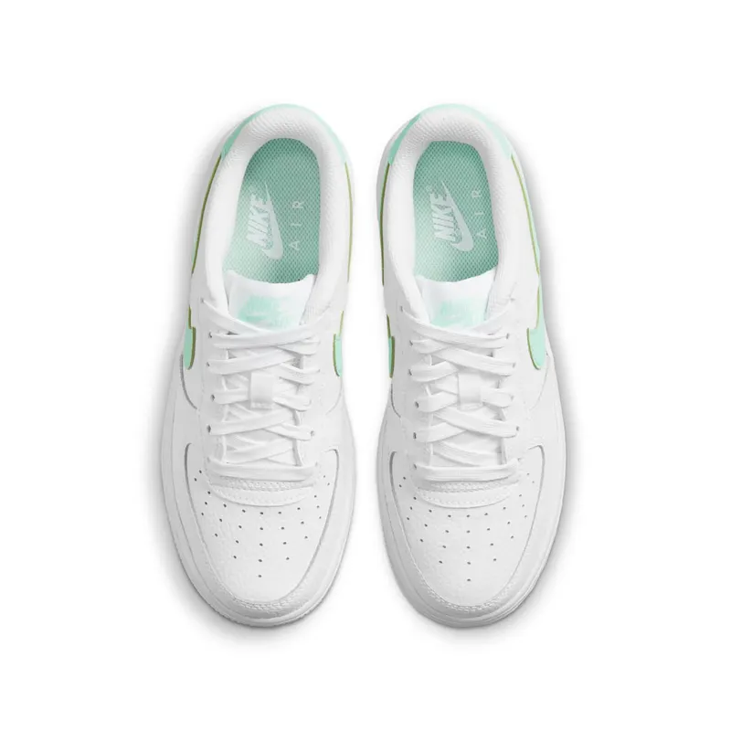 Nike Air Force 1 Older Kids’ White (CT3839-105)