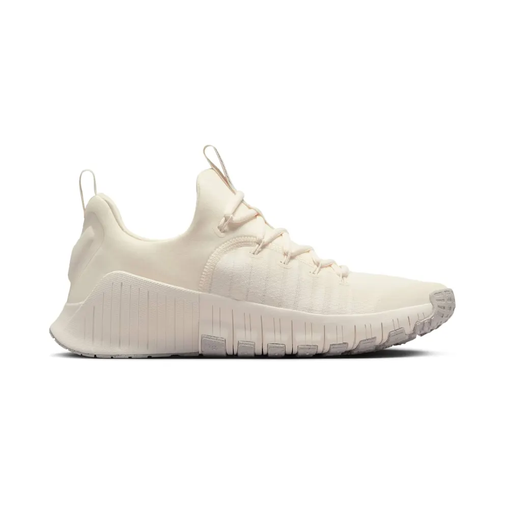 Nike Free Metcon 6 “Pale Ivory / Guava Ice / Sail / Metallic Red Bronze” (FJ7126-100)