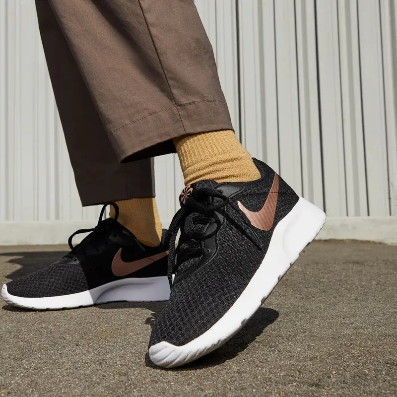 Nike Tanjun Black 50% Sustainable Materials (DJ6257-001)