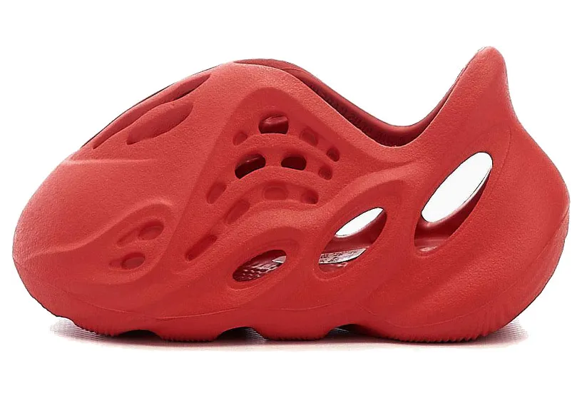Yeezy Foam RNNR Vermillion (Infants) – “Vermillion / Vermillion / Vermillion” (GX1137)