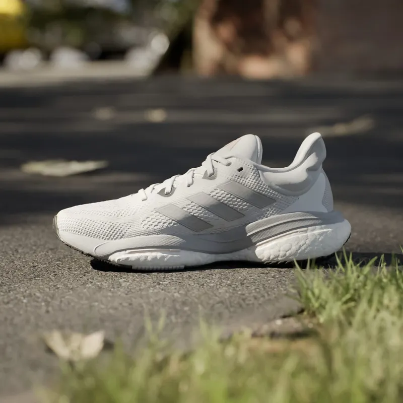 Adidas SolarGlide 6 “Crystal White Taupe Metallic” (HP9814)