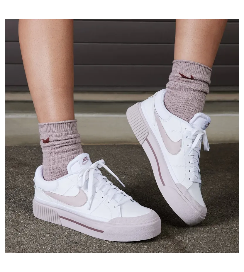 nikecourt DM7590-105