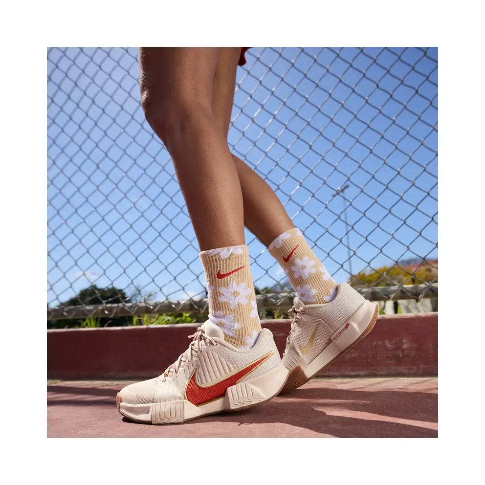 Nike GP Challenge Pro HC Premium Sanddrift “Sand Drift / Metallic Gold / Gum Medium Brown / Rust Factor” (FQ6992-103)