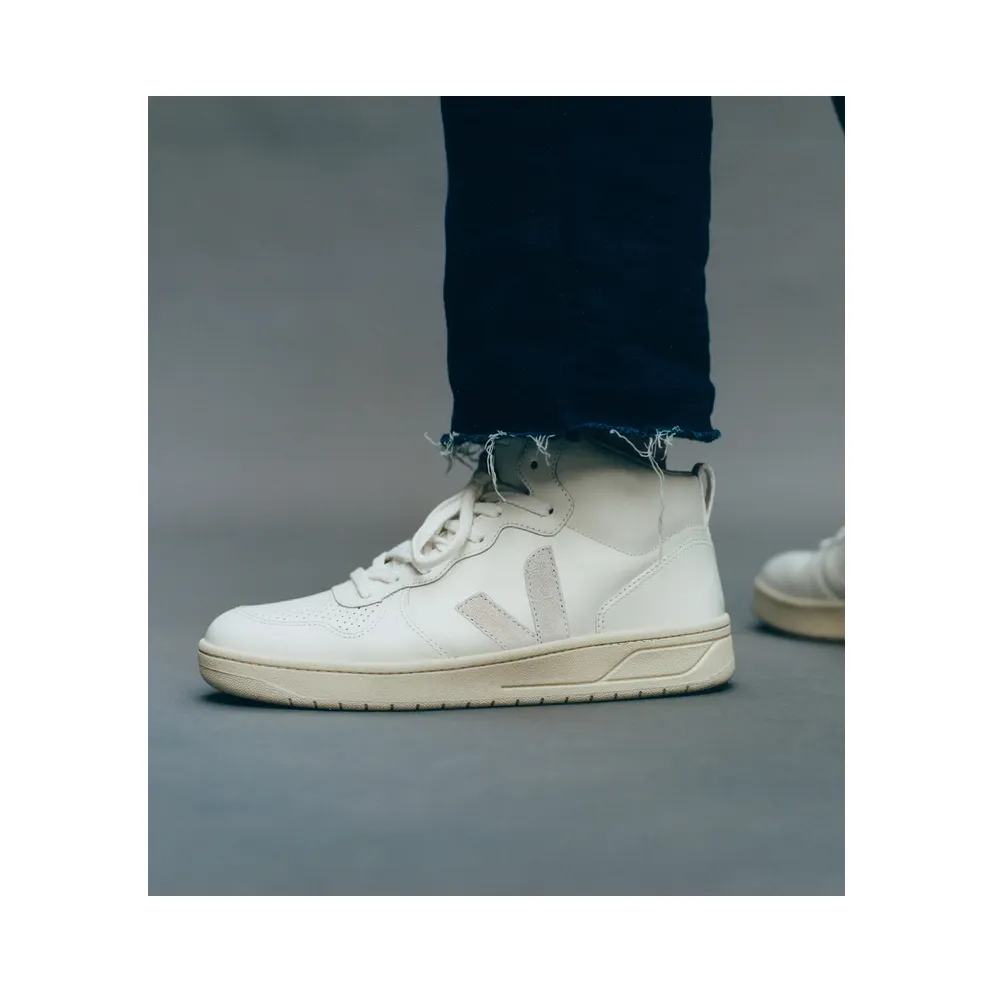 Veja V-15 Leather Extra White / Natural – “Extra White / Natural” (VQ0201270B)