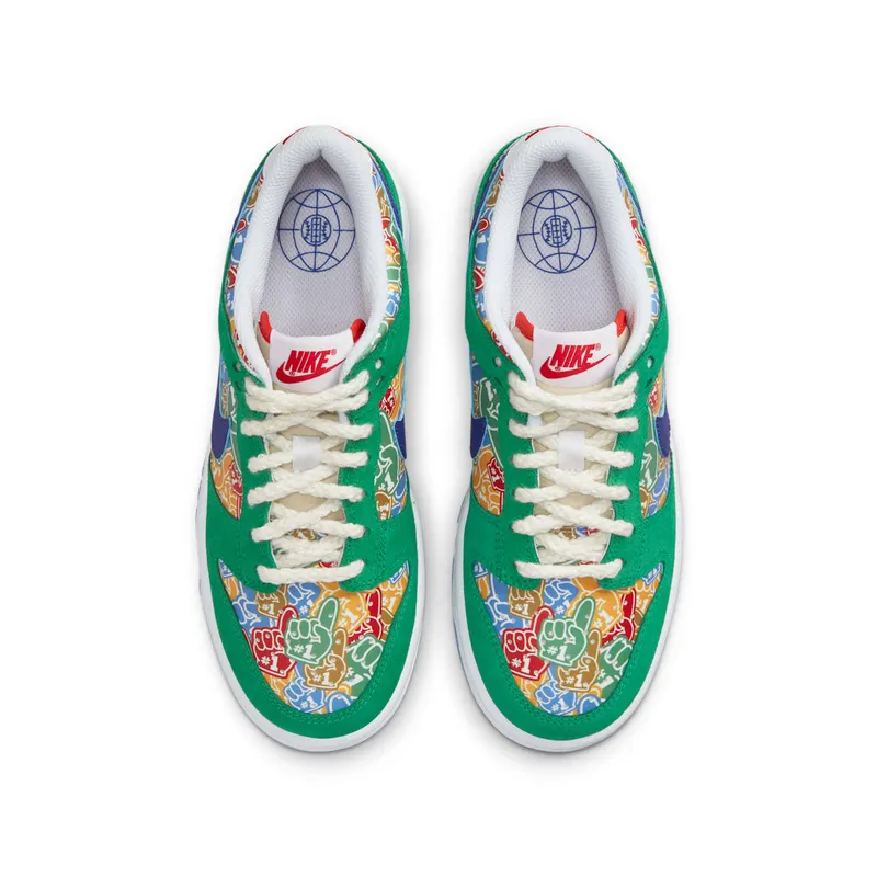 Nike Dunk Low “Foam Finger GS” (DZ5299-300)