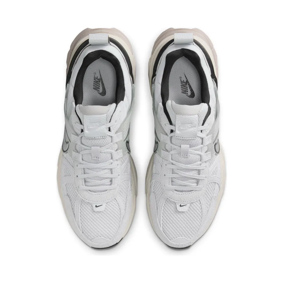 Nike V2K Run “Pure Platinum / Chrome” (FN6703-002)