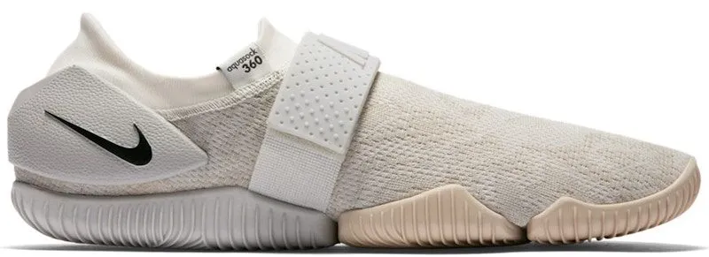 Nike Aqua Sock 360 “Oatmeal / Sail / Black / Light Bone” (902782-100)