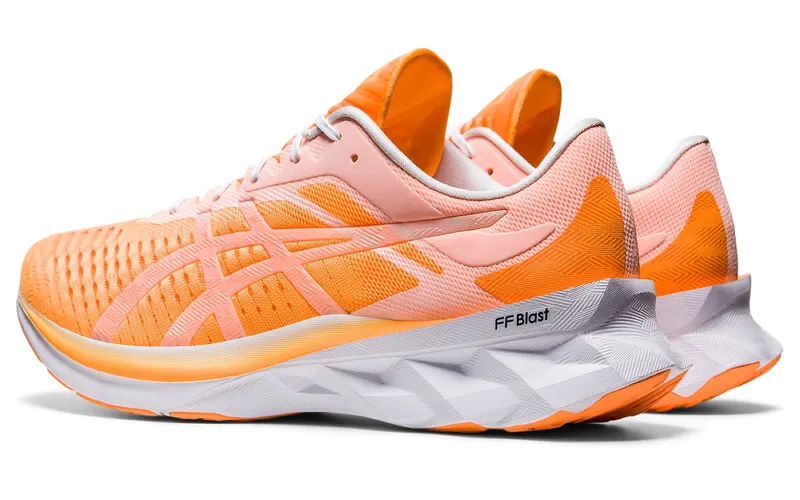 ASICS Novablast (1011A778-800)