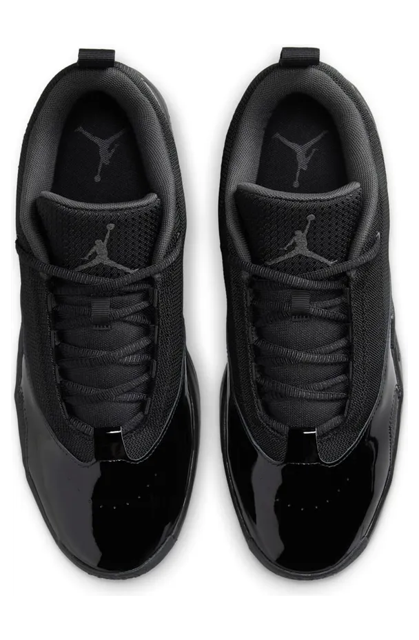 air-jordan-max-aura FQ8298-001