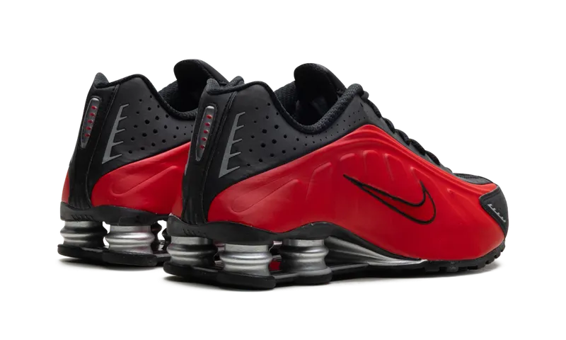 Nike Shox R4 “University Red Black” (HQ1988-600)
