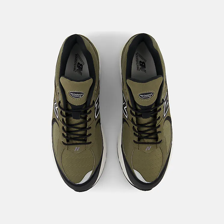 new-balance-2002r M2002RXU