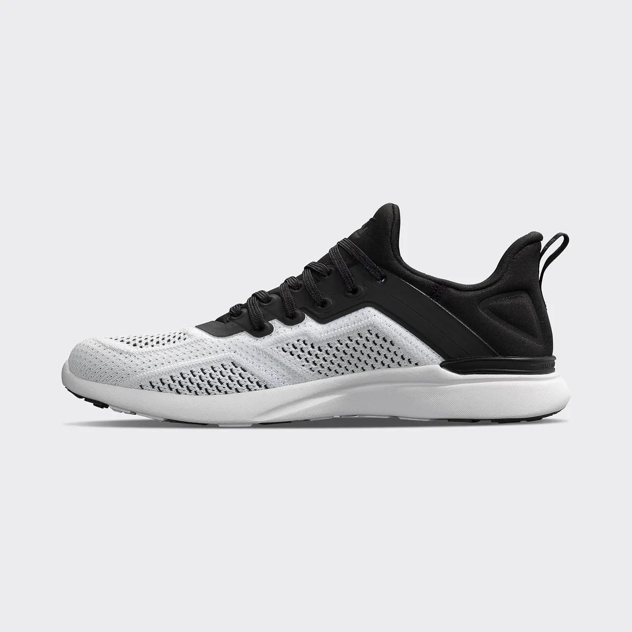 APL TechLoom Tracer “White/Black/Black” (Dames) (2)