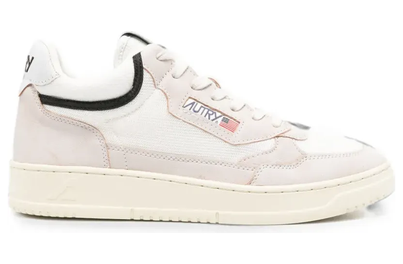 Autry Sneakers mit Kontrasteinsätzen – Nude (AOMMCE22)