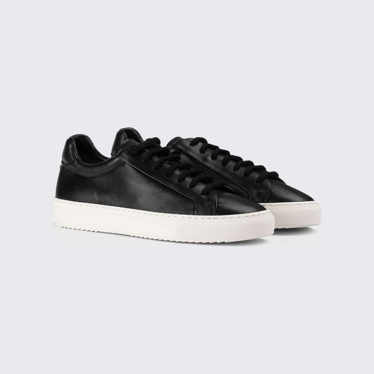 Doucal’s Leather Sneakers Black (DD8901JESSUF281EN00)