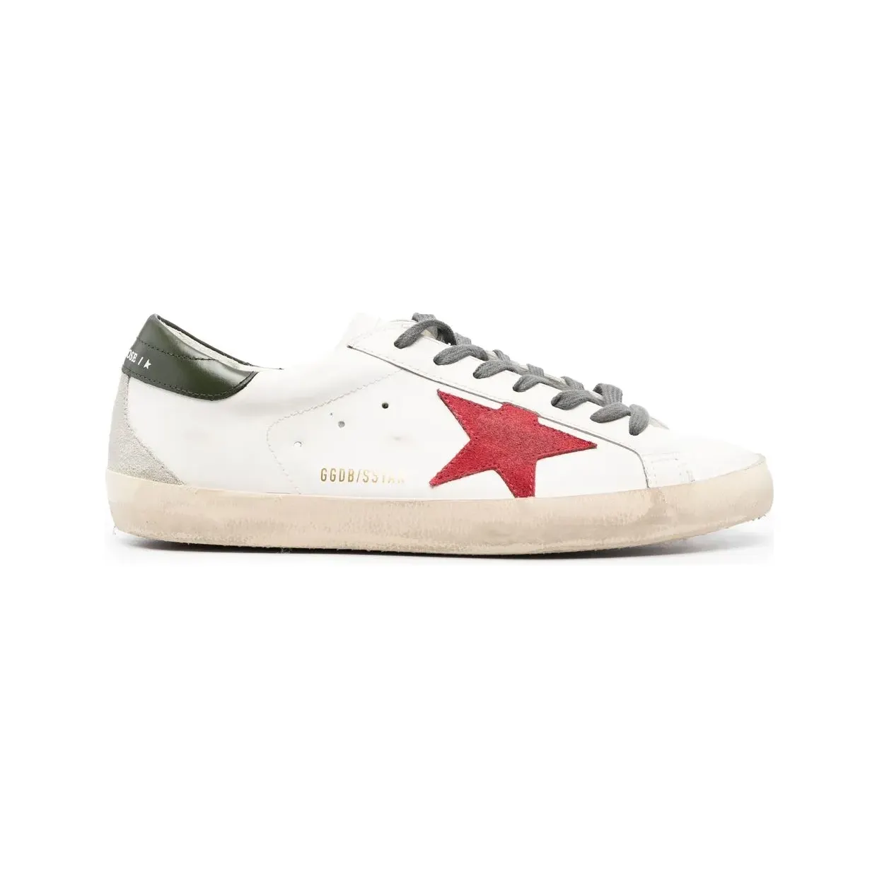 Golden Goose Super-Star mit rotem Wildlederstern und grüner Fersenlasche “White” (GMF00102F003987)