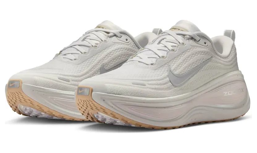 nike-vomero-plus IO4323-001