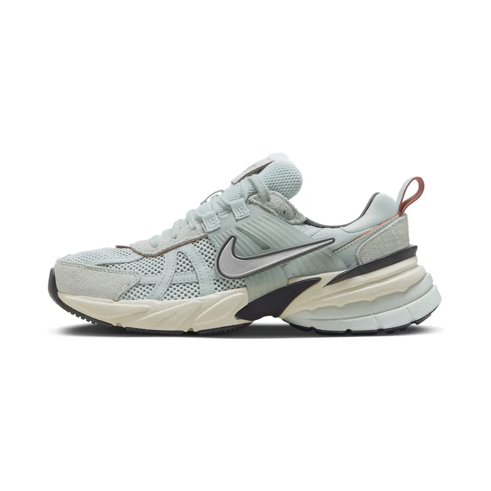 Nike V2K Run “Light Pumic Black Chrome” (FN6703-003)