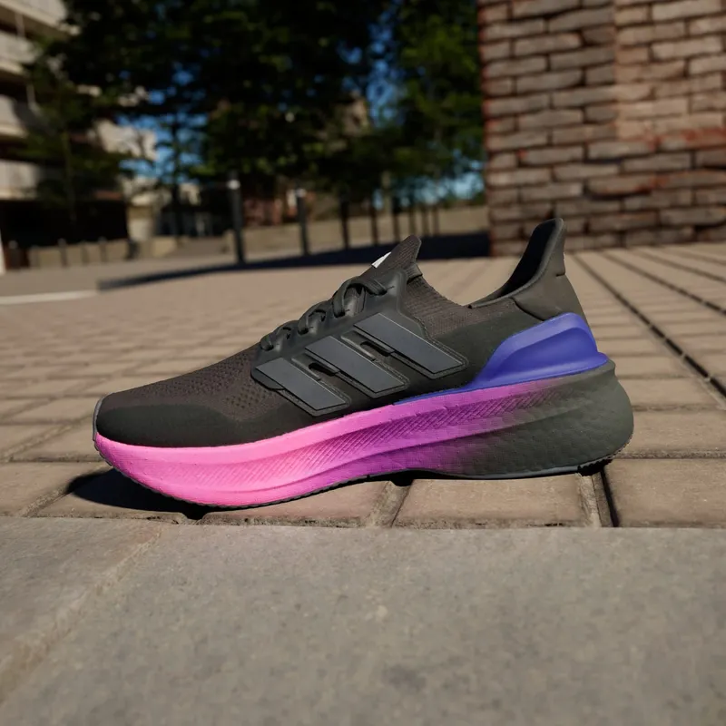 Adidas Ultraboost 5 “Carbon / Iron Metallic / Lucid Blue” (IH7709)
