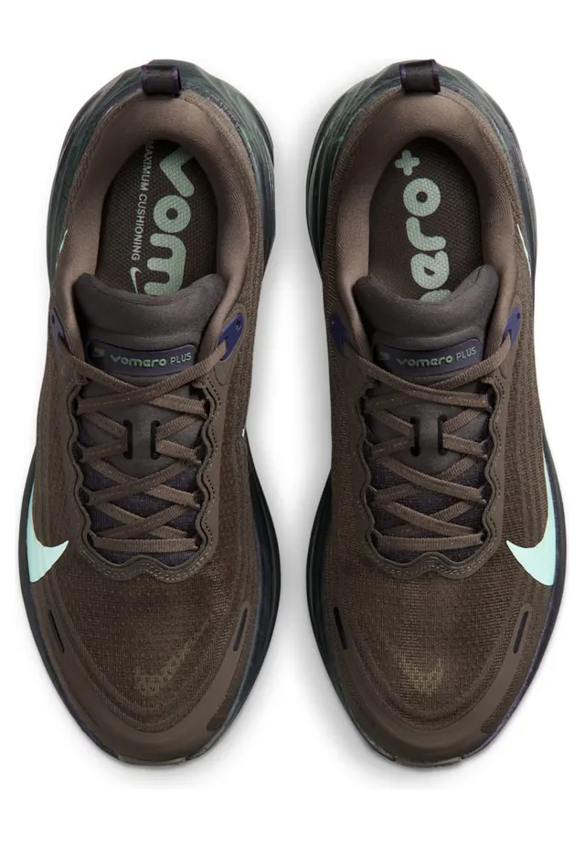 nike-vomero-plus IR7550-030