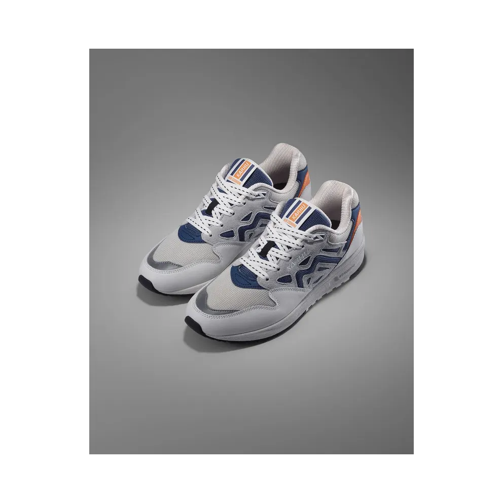 Karhu Legacy 96 – “Bright White True Navy” (F806069)