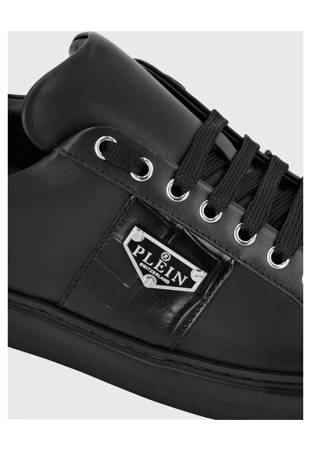 Philipp plein Low-Top Sneakers in Smooth Leather with Applied Side Logo Black (LADSUSC0784PLE075N0202) (2)