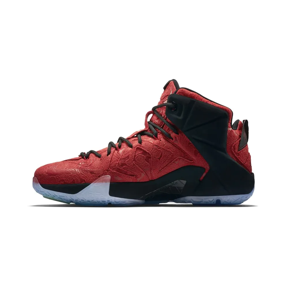 Nike LeBron 12 EXT King’s Cloak University Red/University Red-Black-Metallic Gold (748861-600)