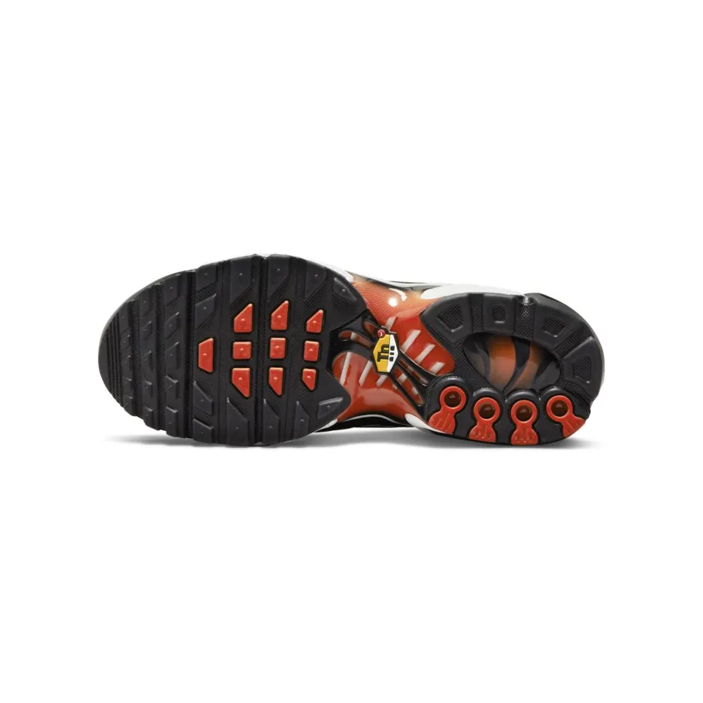 Nike Air Max Plus Older Kids’ Orange (DR8675-800)
