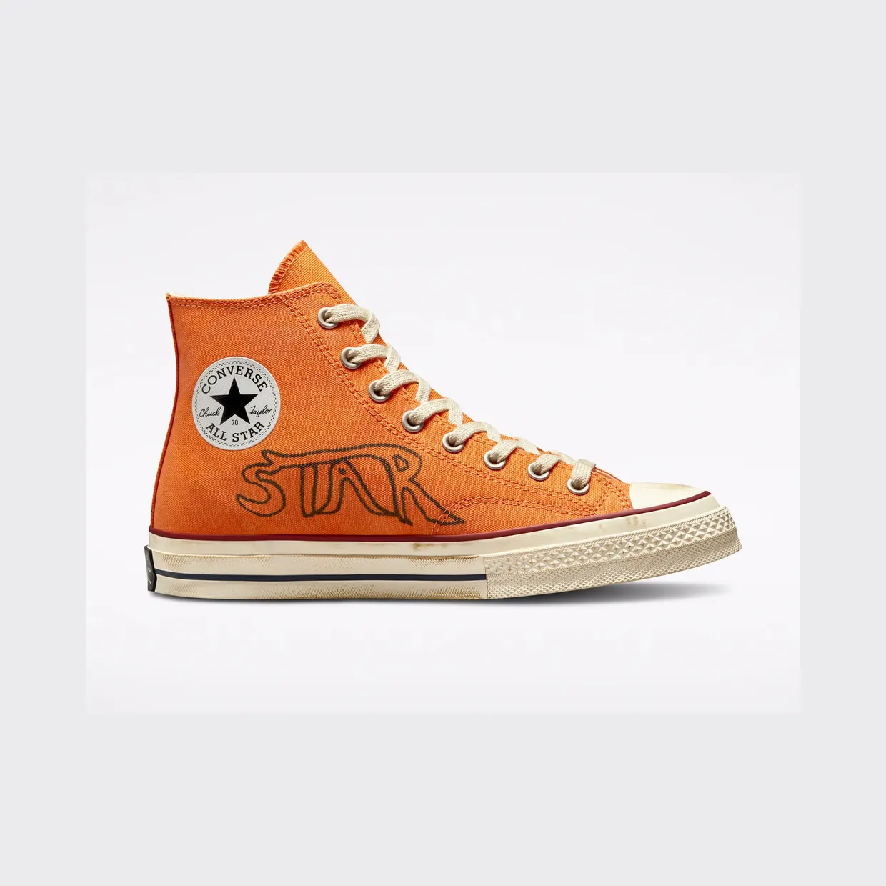 converse-chuck-taylor-all-star A01762C
