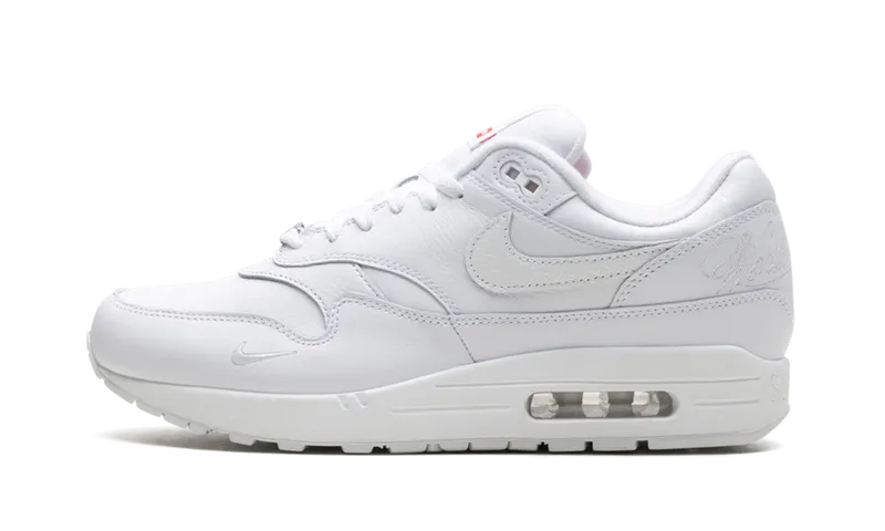 Supreme x Nike Air Max 1 ’87 “Triple White” (HF8813-100): de luidste collab in z’n stilste jas (2)