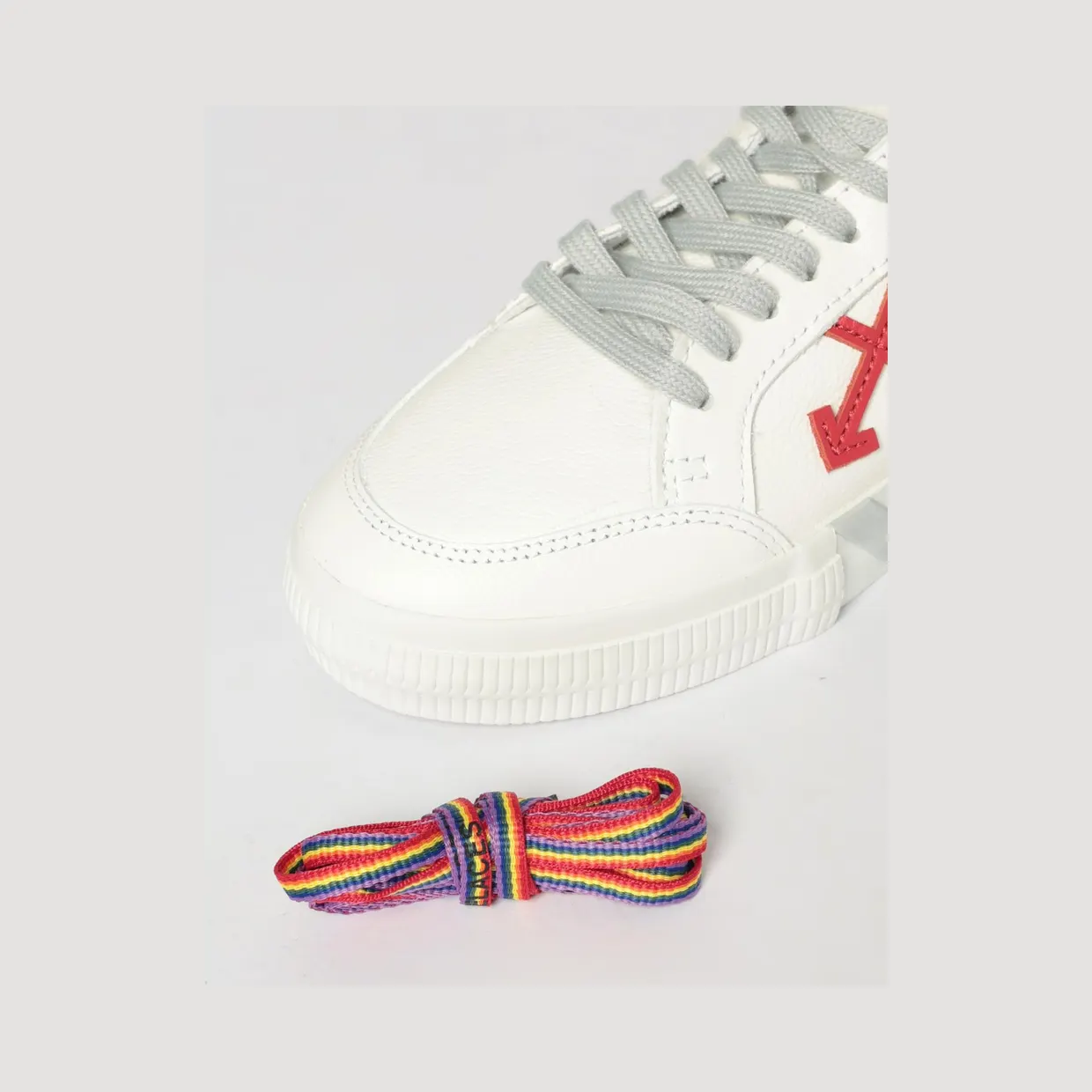 Off-White Vulcanized Sneakers in Leather White (OBIA003S26LEA0010105) (3)