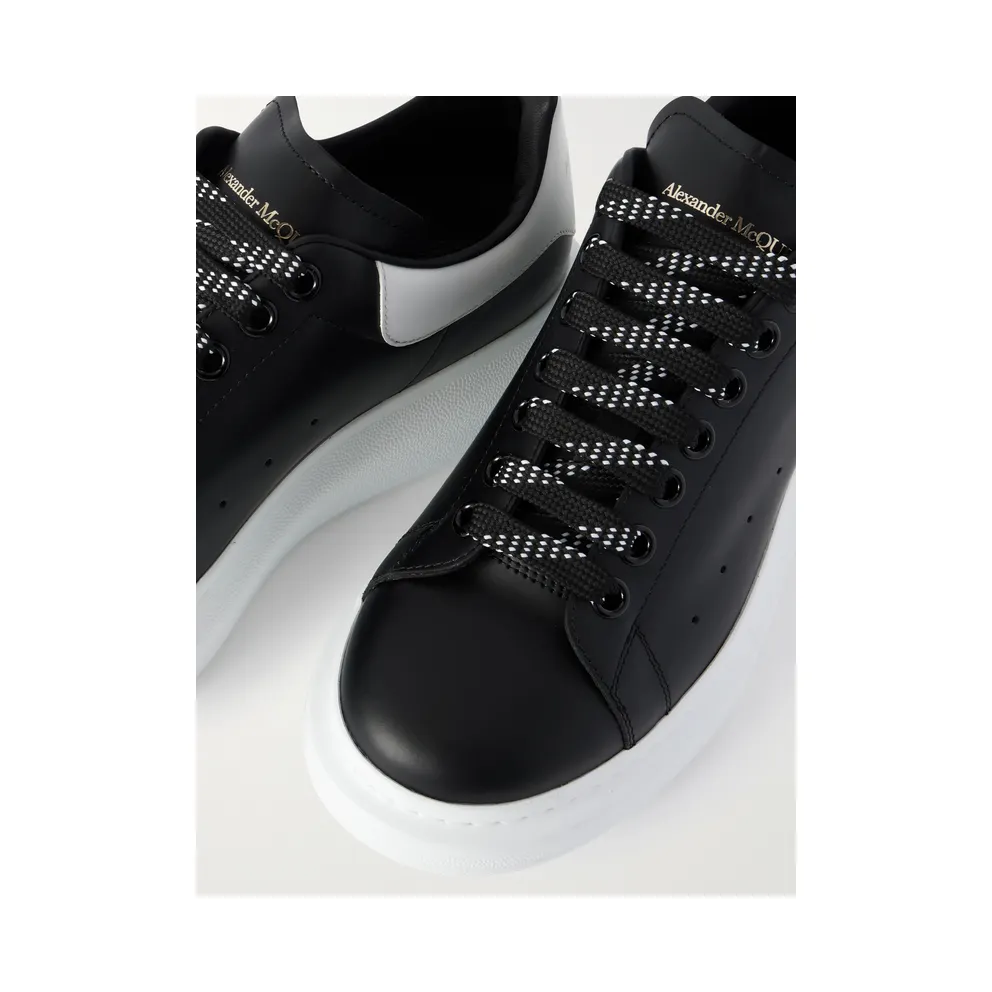 Mcqueen Exaggerated-Sole Studded Leather Black (553680WIEEX)
