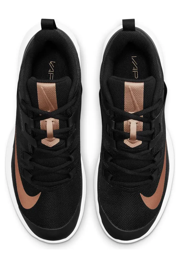 nikecourt DH2945-024