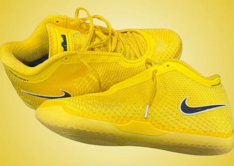 Nike LeBron 24 “Chosen 1s”: Tour Yellow met een knipoog naar de cover