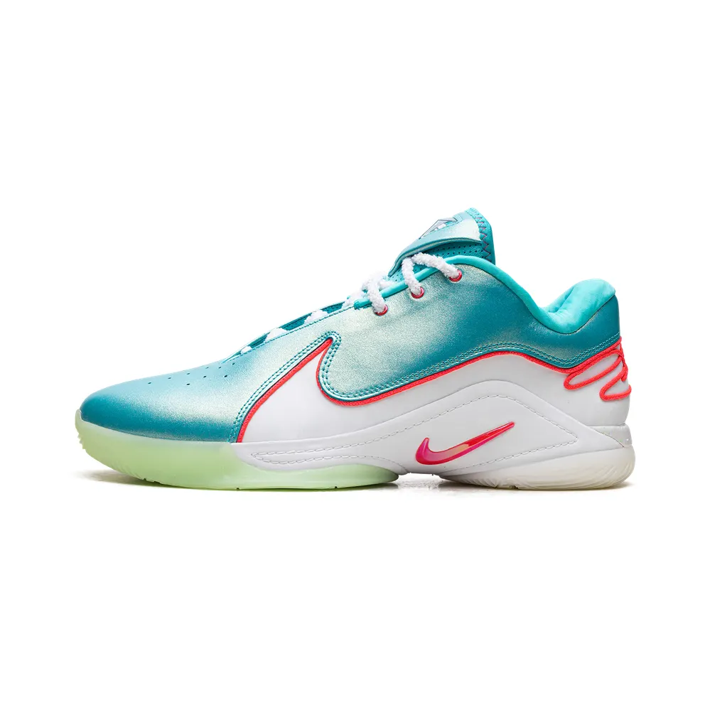 Nike LeBron 22 “Christmas” (HV5148-600)